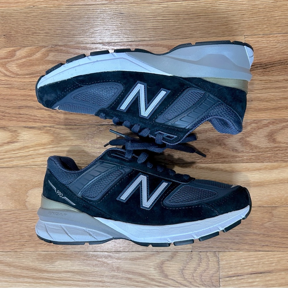 Women’s New Balance 990v5 Suede Leather Navy Blue New NIB Size 5.5 - Picture 2 of 14
